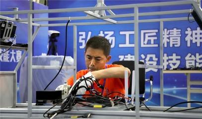 德陽五名技能人才榮獲“四川省技術(shù)能手”稱號，最年輕者23歲凸顯實(shí)踐教學(xué)平臺成效