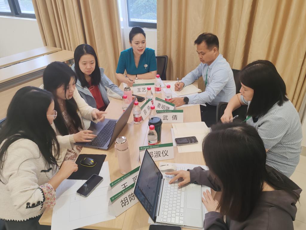 拔節(jié)生長(zhǎng) 擷光而行——學(xué)校2024年中青年干部培訓(xùn)班圓滿結(jié)業(yè) 實(shí)踐教學(xué)平臺(tái)展實(shí)效